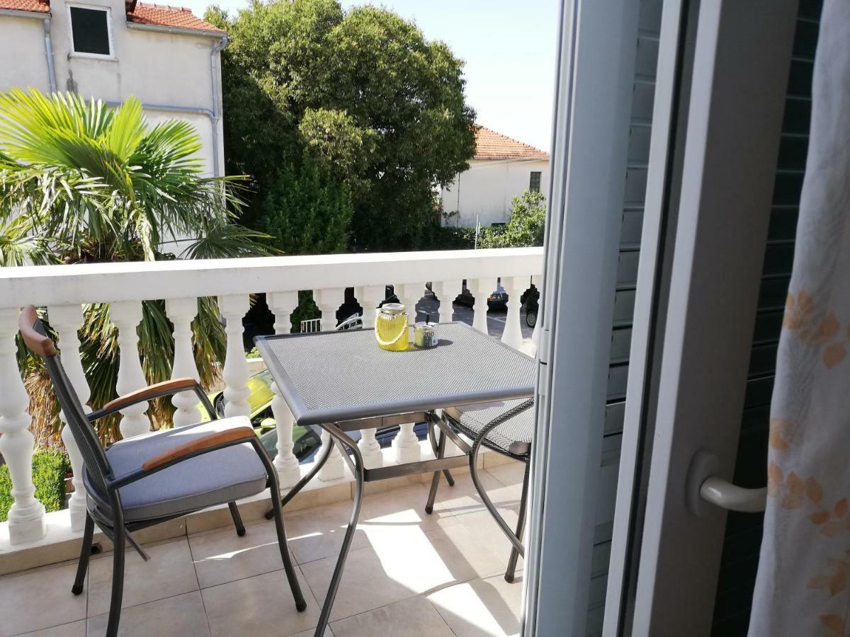 Guest House Micin Vodice Exterior foto