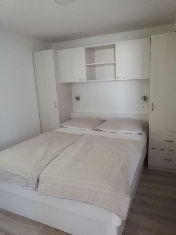 Guest House Micin Vodice Exterior foto